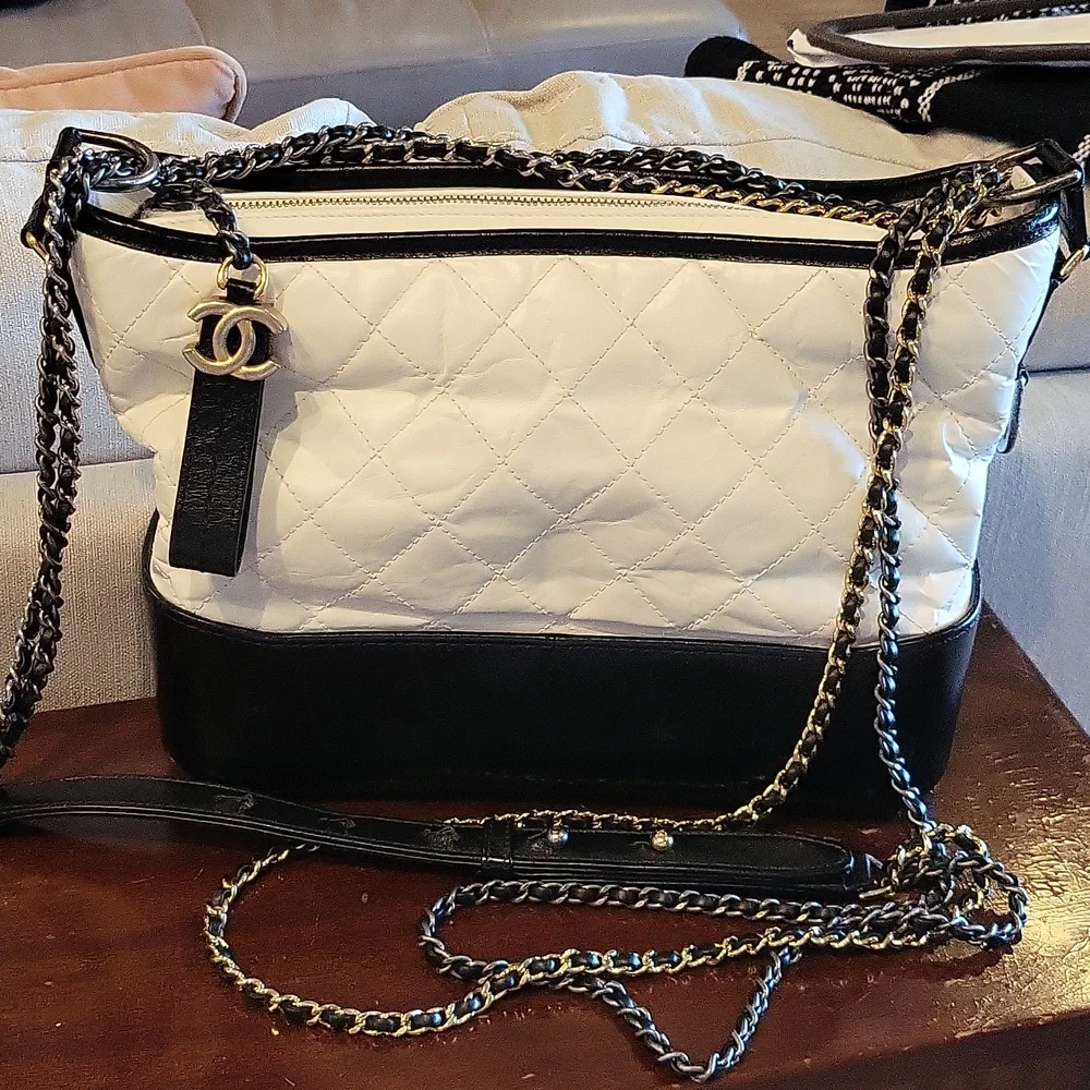SOLD 🚫 Chanel Gabrielle Bag - Picture 3 of 10